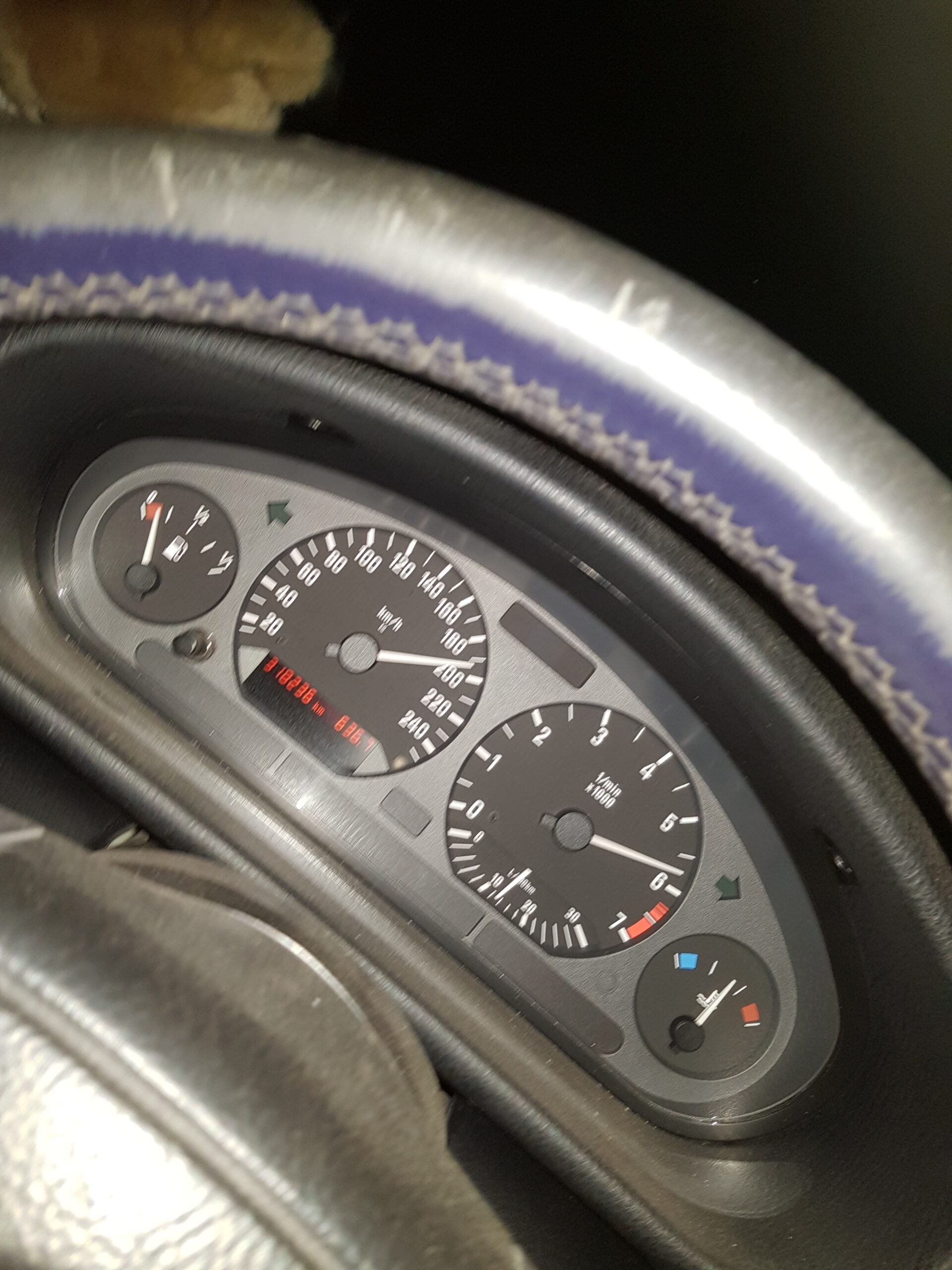 22761